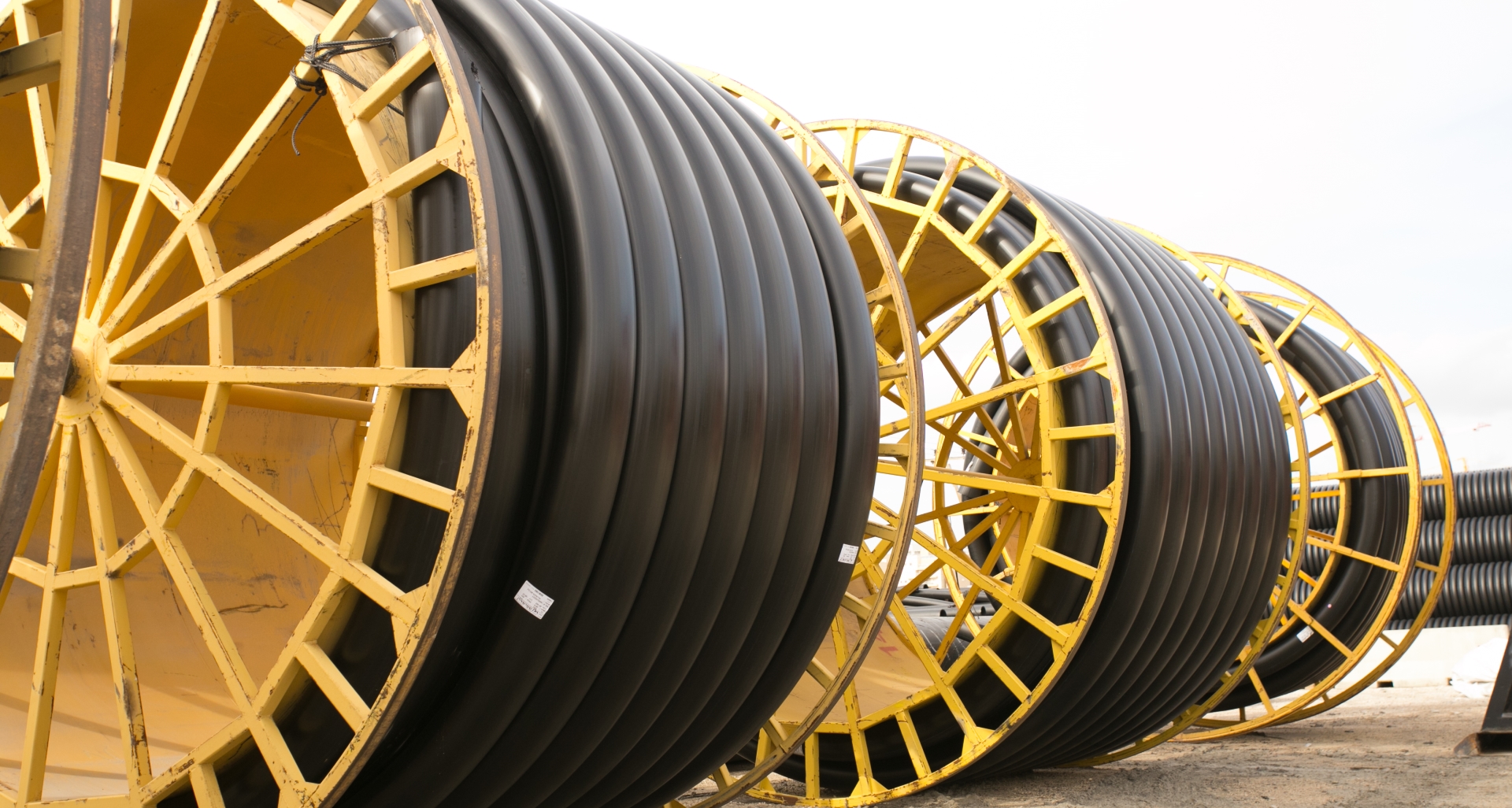 חברת פלסים, מקיבוץ מרחביה, מתמחה בפיתוח, ייצור ושיווק צנרת פלסטיק לשימושים מגוונים