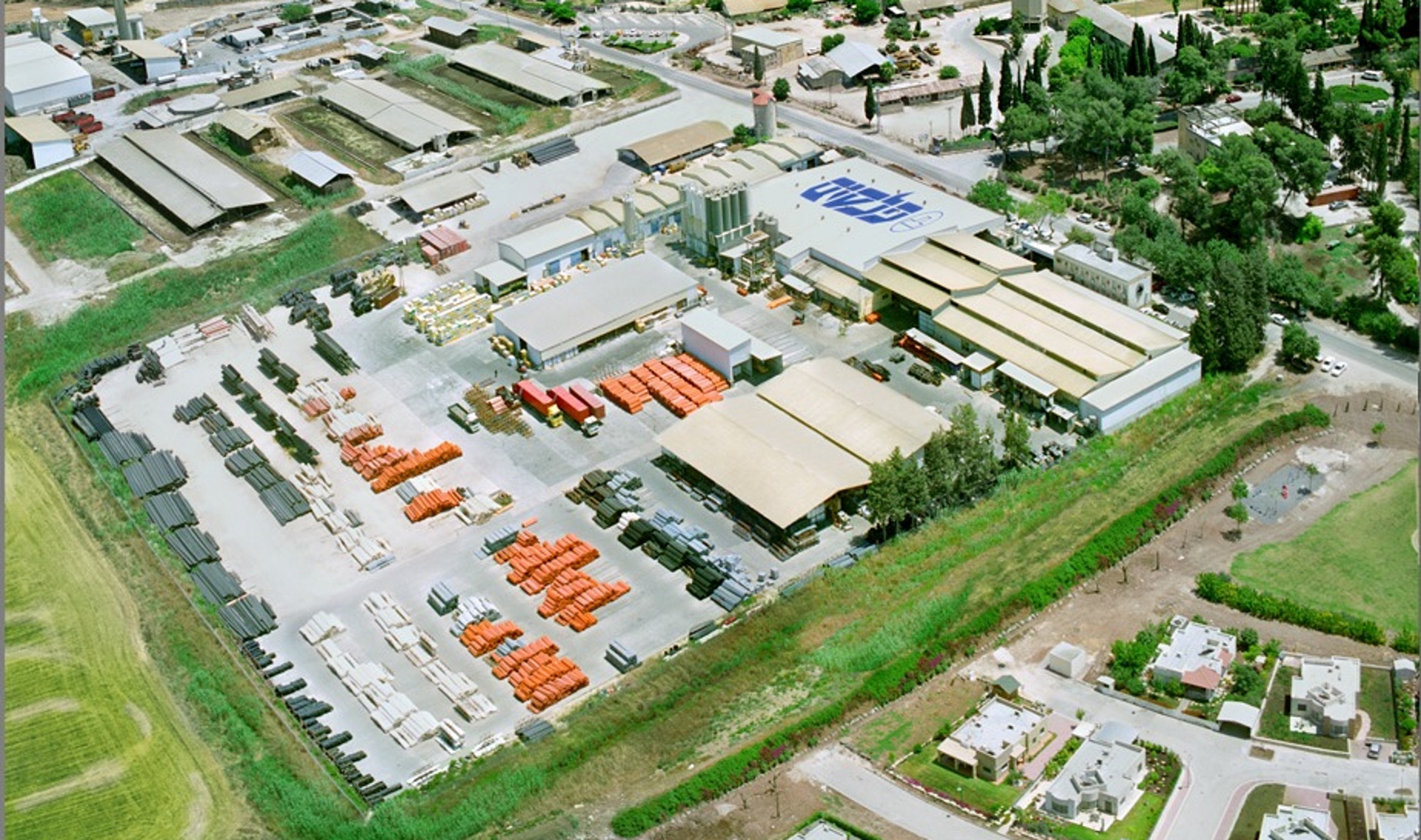 חברת פלסים, מקיבוץ מרחביה, מתמחה בפיתוח, ייצור ושיווק צנרת פלסטיק לשימושים מגוונים